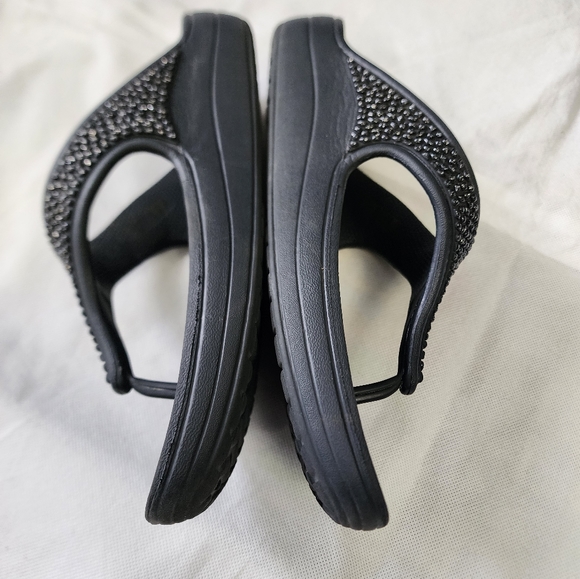 Crocs  Sloane Embellished Flip Flop size 11 - Picture 3 of 5